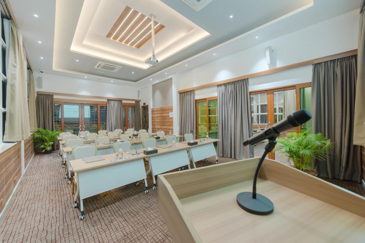 Samann Host Hotell Hulhumalé Eksteriør bilde